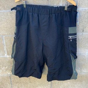 Cyclewear green and black pocketed shorts size 4x